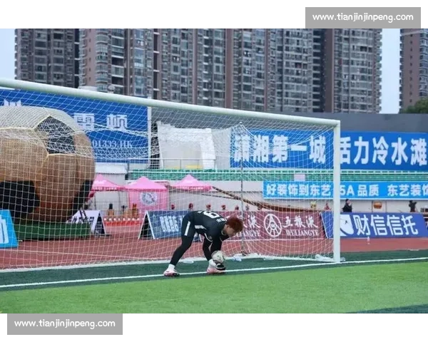 永州门神唐嘉年：用身体筑墙的守护者