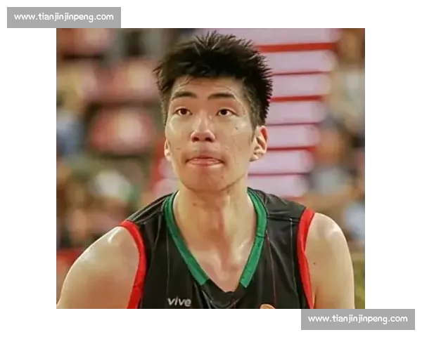 余嘉豪西乙首上双！12+4 率队大胜破低迷